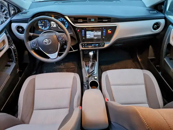 5YFBURHE9JP750604 2018 TOYOTA COROLLA - Image 8