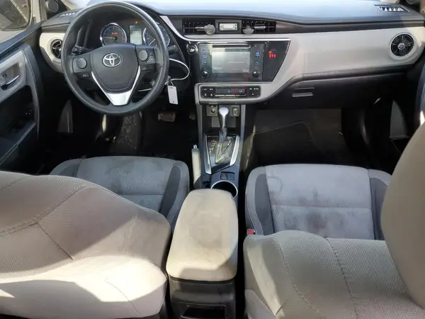 5YFBURHE9JP756385 2018 TOYOTA COROLLA - Image 8