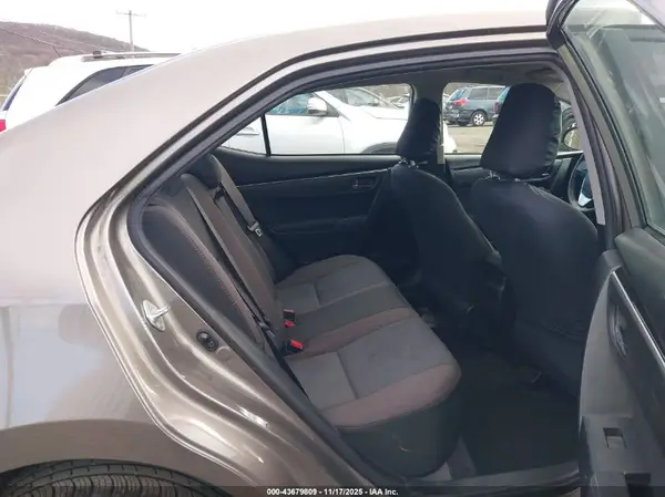 5YFBURHE9JP756662 2018 TOYOTA COROLLA - Image 8