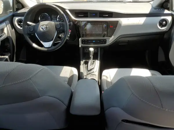 5YFBURHE9JP758900 2018 TOYOTA COROLLA - Image 8