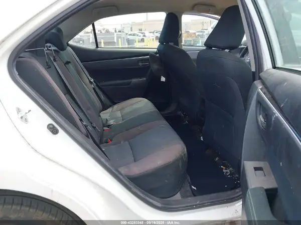 5YFBURHE9JP759657 2018 TOYOTA COROLLA - Image 8