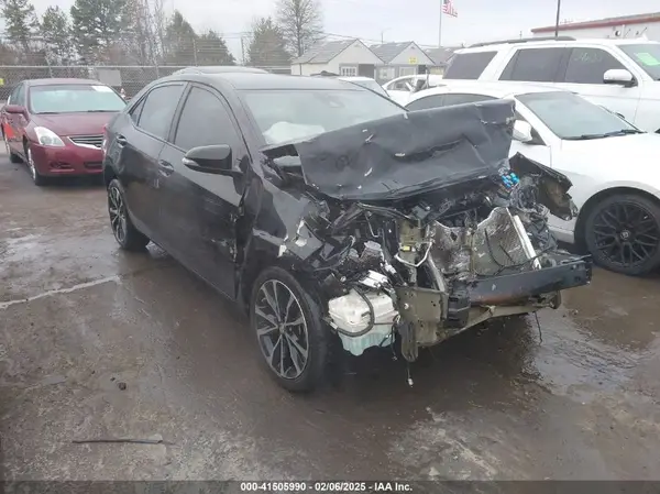 5YFBURHE9JP760050 2018 TOYOTA COROLLA - Image 1