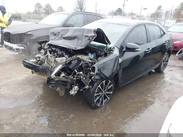 5YFBURHE9JP760050 2018 TOYOTA COROLLA - Image 2