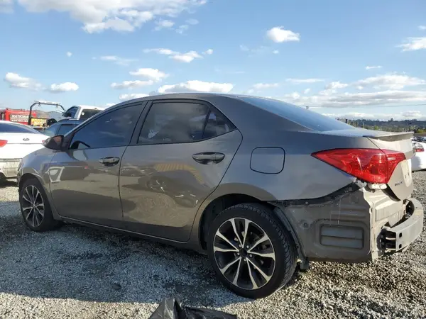 5YFBURHE9JP761991 2018 TOYOTA COROLLA - Image 2