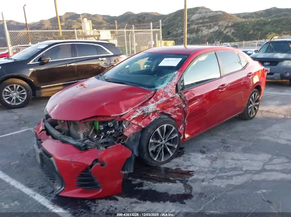 5YFBURHE9JP763515 2018 TOYOTA COROLLA - Image 2