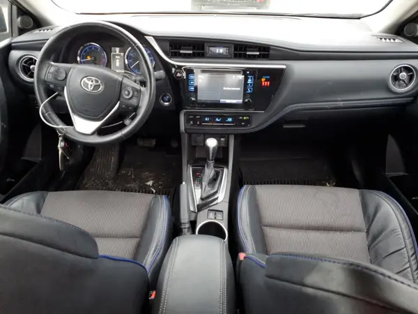 5YFBURHE9JP767533 2018 TOYOTA COROLLA - Image 8