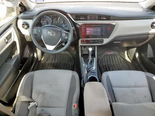 5YFBURHE9JP768455 2018 TOYOTA COROLLA - Image 8