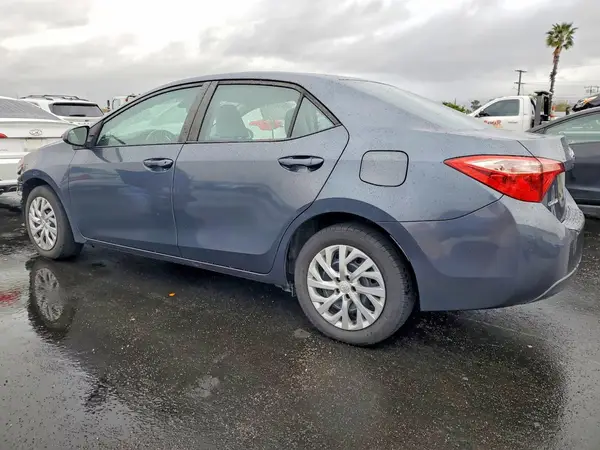 5YFBURHE9JP771016 2018 TOYOTA COROLLA - Image 2