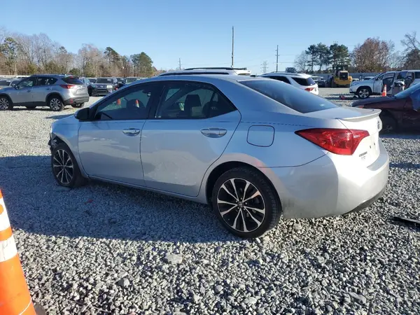 5YFBURHE9JP773106 2018 TOYOTA COROLLA - Image 2