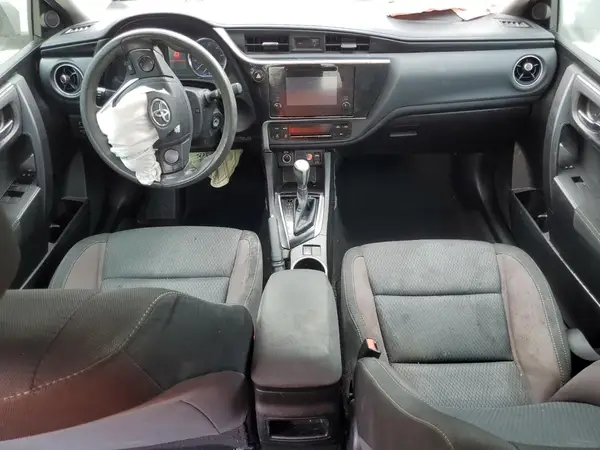 5YFBURHE9JP773557 2018 TOYOTA COROLLA - Image 8