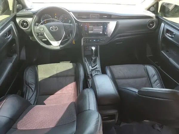 5YFBURHE9JP773977 2018 TOYOTA COROLLA - Image 8