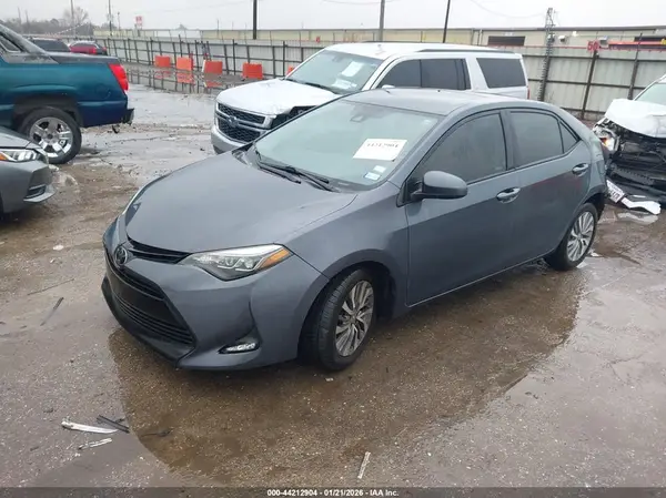 5YFBURHE9JP774160 2018 TOYOTA COROLLA - Image 2