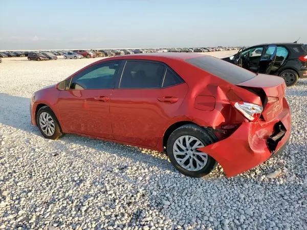 5YFBURHE9JP775695 2018 TOYOTA COROLLA - Image 2