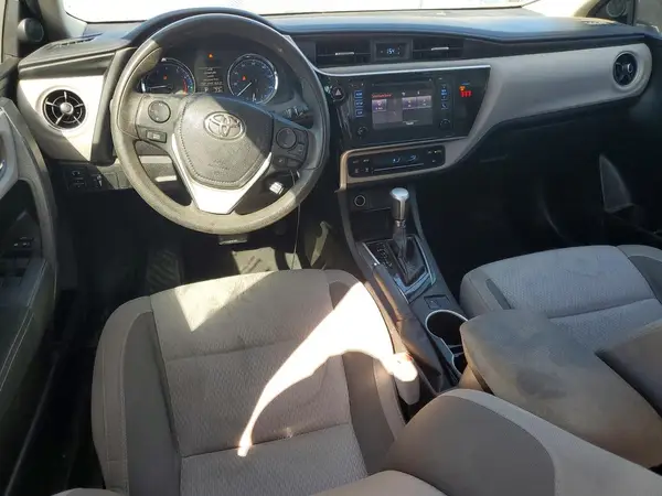 5YFBURHE9JP776068 2018 TOYOTA COROLLA - Image 8