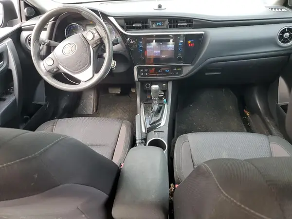 5YFBURHE9JP777690 2018 TOYOTA COROLLA - Image 8