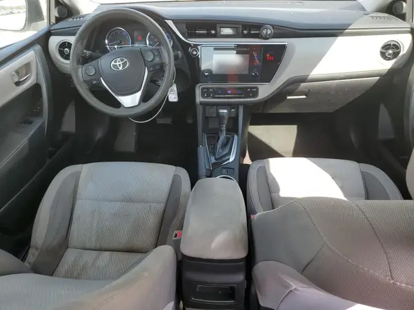 5YFBURHE9JP778757 2018 TOYOTA COROLLA - Image 8