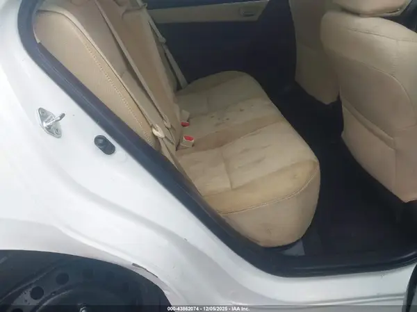 5YFBURHE9JP779648 2018 TOYOTA COROLLA - Image 8