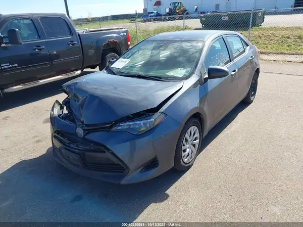 5YFBURHE9JP780394 2018 TOYOTA COROLLA - Image 2