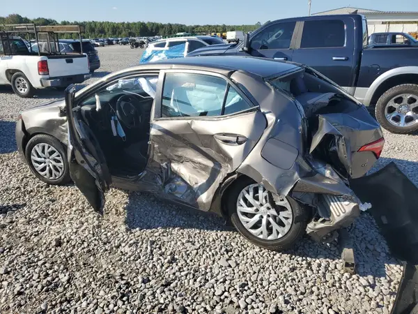 5YFBURHE9JP780413 2018 TOYOTA COROLLA - Image 2