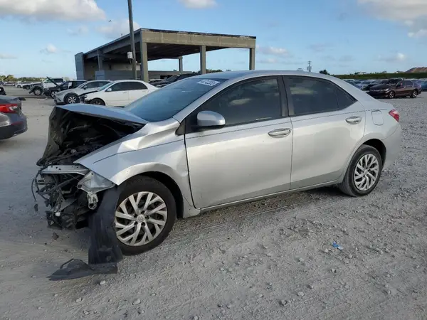 5YFBURHE9JP780427 2018 TOYOTA COROLLA - Image 1
