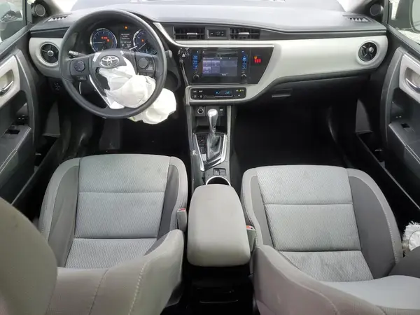 5YFBURHE9JP780556 2018 TOYOTA COROLLA - Image 8