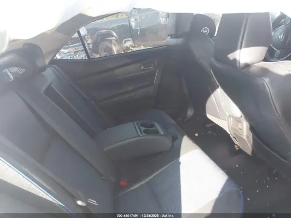 5YFBURHE9JP781660 2018 TOYOTA COROLLA - Image 8