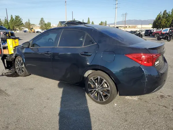 5YFBURHE9JP781884 2018 TOYOTA COROLLA - Image 2