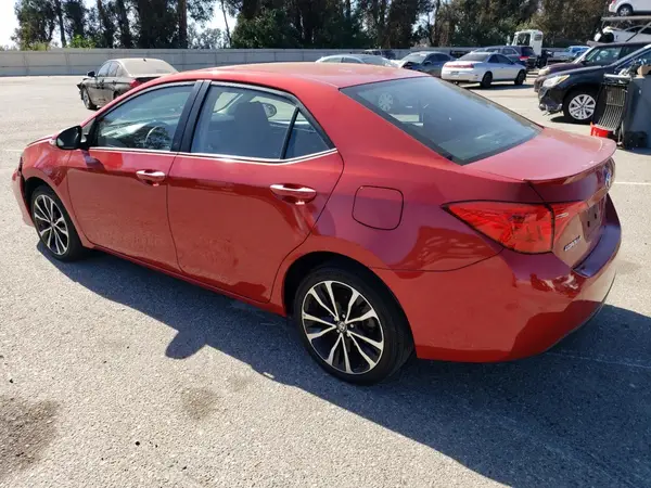 5YFBURHE9JP784882 2018 TOYOTA COROLLA - Image 2