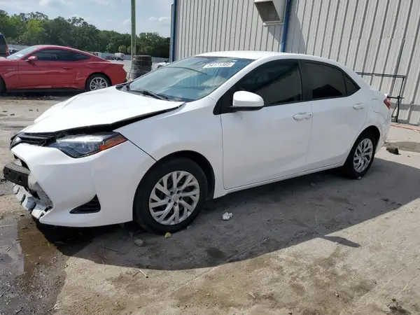 5YFBURHE9JP785854 2018 TOYOTA COROLLA - Image 1