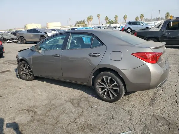 5YFBURHE9JP788527 2018 TOYOTA COROLLA - Image 2