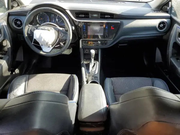 5YFBURHE9JP788527 2018 TOYOTA COROLLA - Image 8