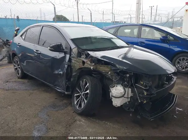 5YFBURHE9JP789130 2018 TOYOTA COROLLA - Image 1