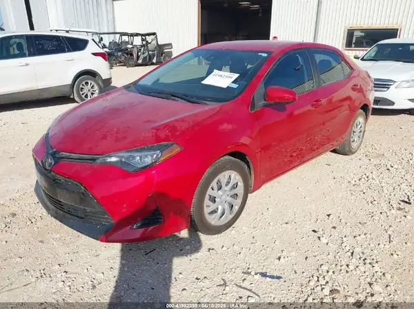 5YFBURHE9JP790181 2018 TOYOTA COROLLA - Image 2