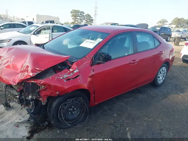 5YFBURHE9JP790424 2018 TOYOTA COROLLA - Image 2