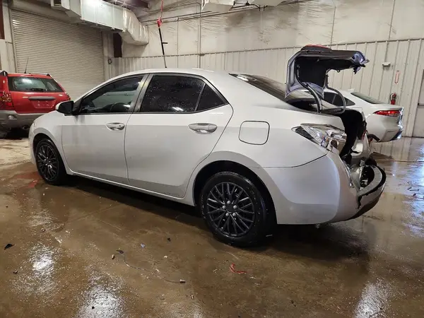 5YFBURHE9JP791380 2018 TOYOTA COROLLA - Image 2