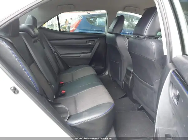 5YFBURHE9JP791413 2018 TOYOTA COROLLA - Image 8