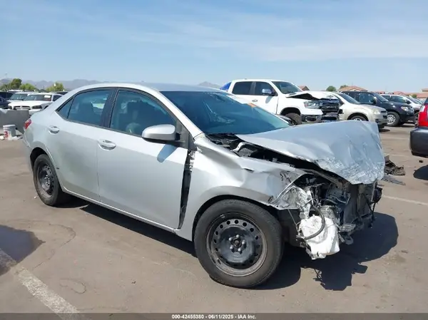 5YFBURHE9JP791850 2018 TOYOTA COROLLA - Image 1
