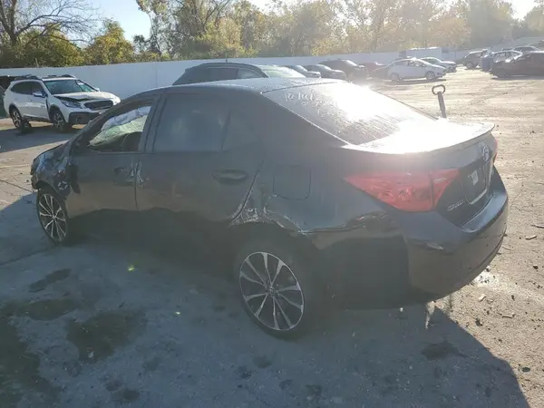 5YFBURHE9JP792657 2018 TOYOTA COROLLA - Image 2