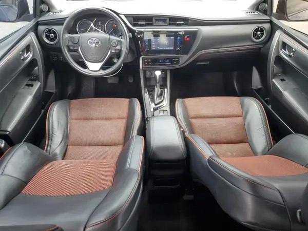 5YFBURHE9JP792786 2018 TOYOTA COROLLA - Image 8