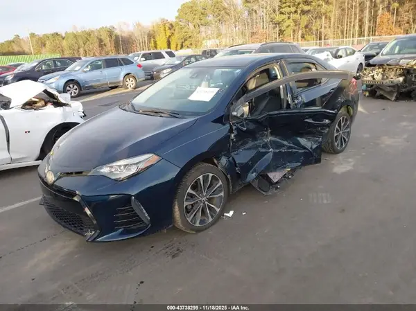 5YFBURHE9JP793405 2018 TOYOTA COROLLA - Image 2