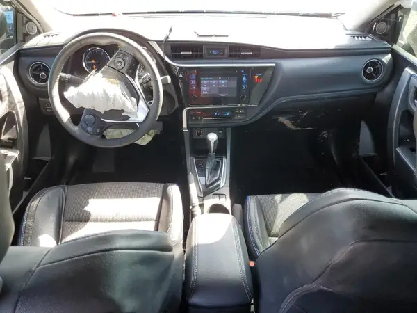 5YFBURHE9JP794070 2018 TOYOTA COROLLA - Image 8