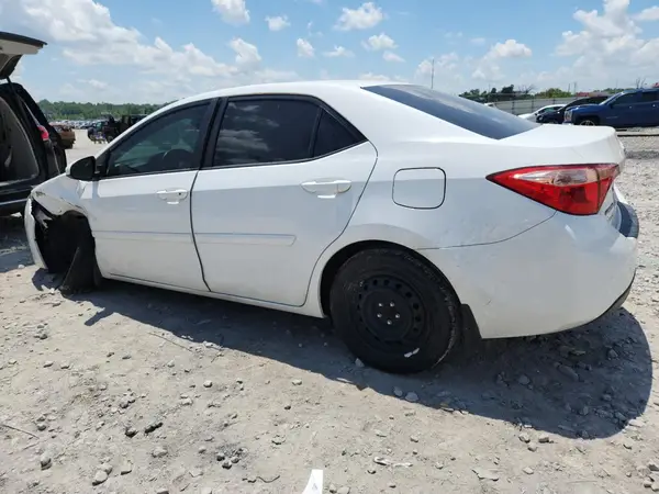 5YFBURHE9JP795011 2018 TOYOTA COROLLA - Image 2