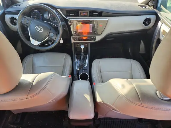 5YFBURHE9JP795087 2018 TOYOTA COROLLA - Image 8