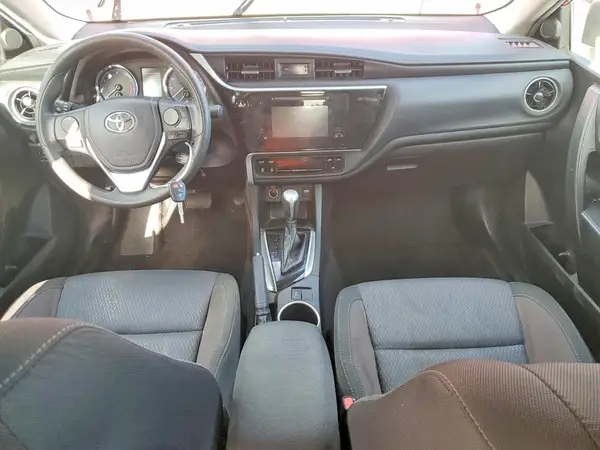 5YFBURHE9JP795395 2018 TOYOTA COROLLA - Image 8