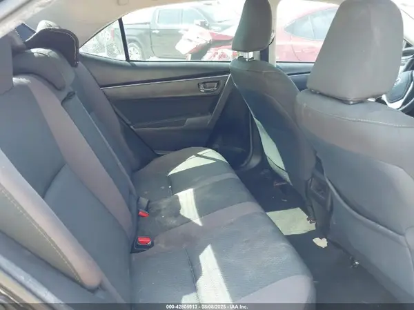 5YFBURHE9JP795820 2018 TOYOTA COROLLA - Image 8
