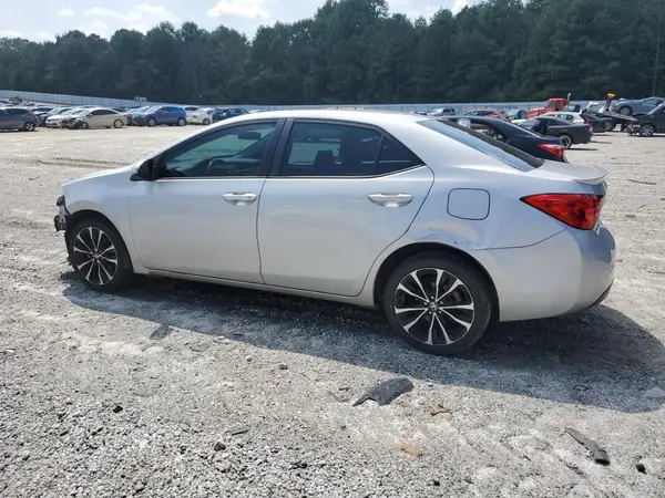5YFBURHE9JP796689 2018 TOYOTA COROLLA - Image 2
