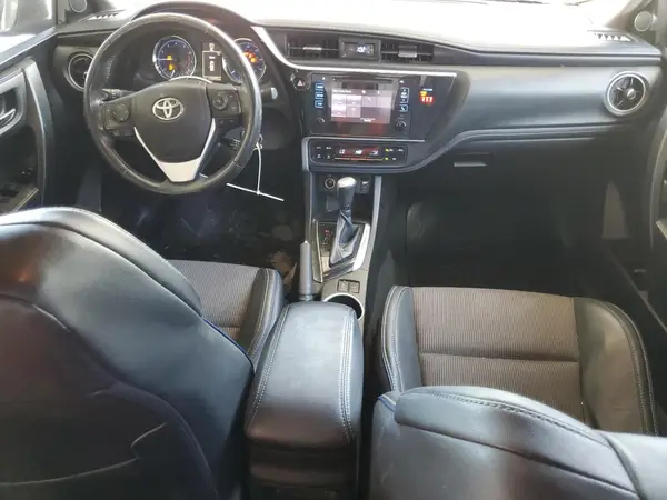 5YFBURHE9JP797762 2018 TOYOTA COROLLA - Image 8