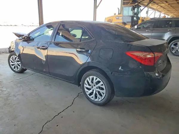 5YFBURHE9JP801695 2018 TOYOTA COROLLA - Image 2