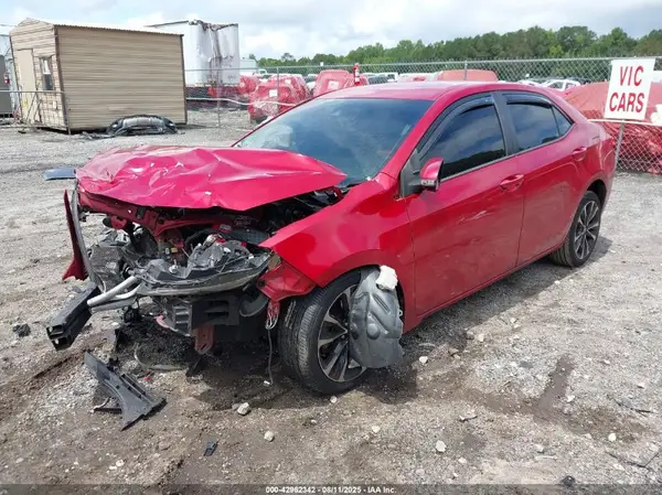 5YFBURHE9JP802121 2018 TOYOTA COROLLA - Image 2