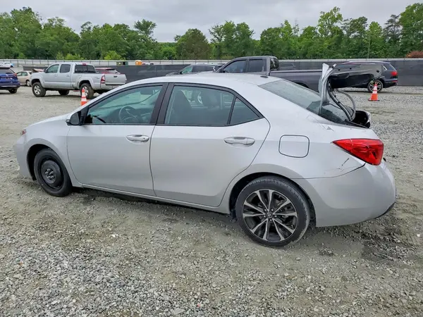 5YFBURHE9JP804869 2018 TOYOTA COROLLA - Image 2